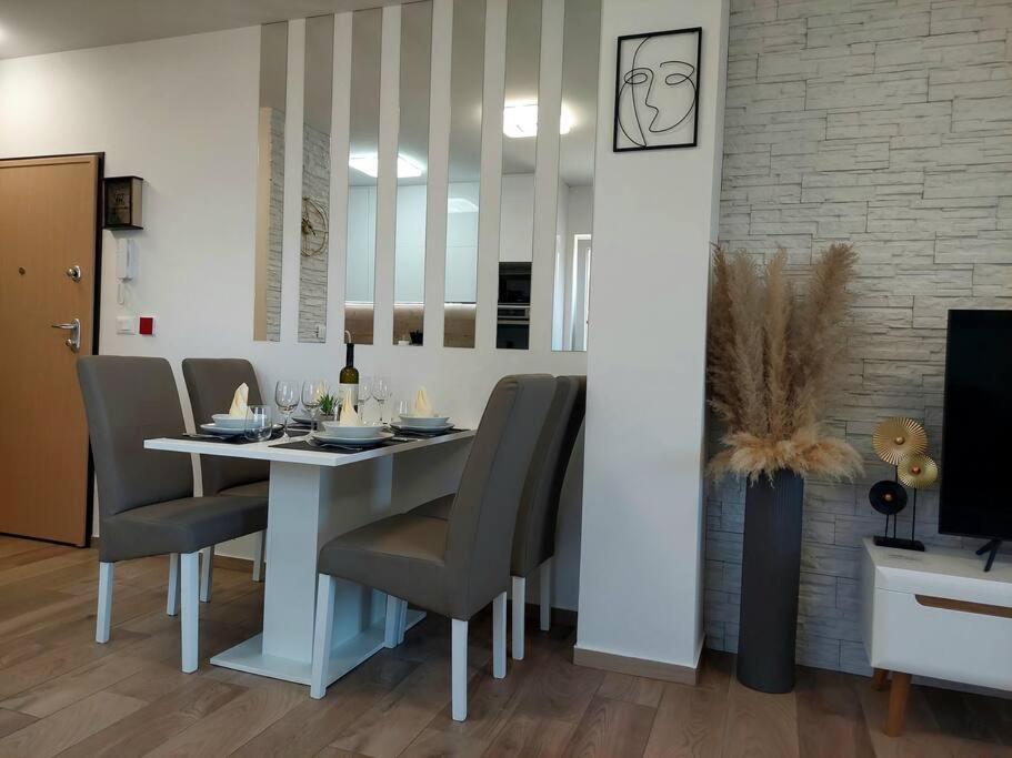 Valux Apartman Pula Luaran gambar
